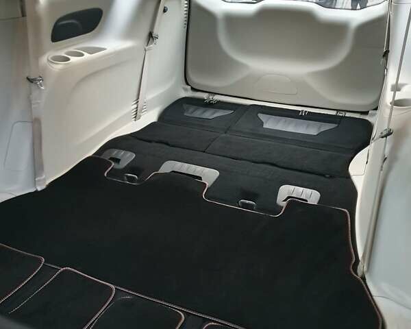 Черный Крайслер Пасифик, объемом двигателя 3.6 л и пробегом 104 тыс. км за 18999 $, фото 50 на Automoto.ua