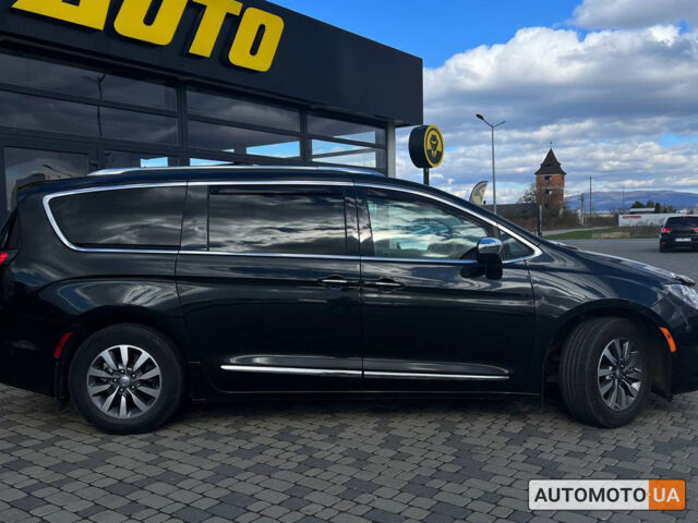 Чорний Крайслер Pacifica, об'ємом двигуна 3.6 л та пробігом 208 тис. км за 36000 $, фото 7 на Automoto.ua