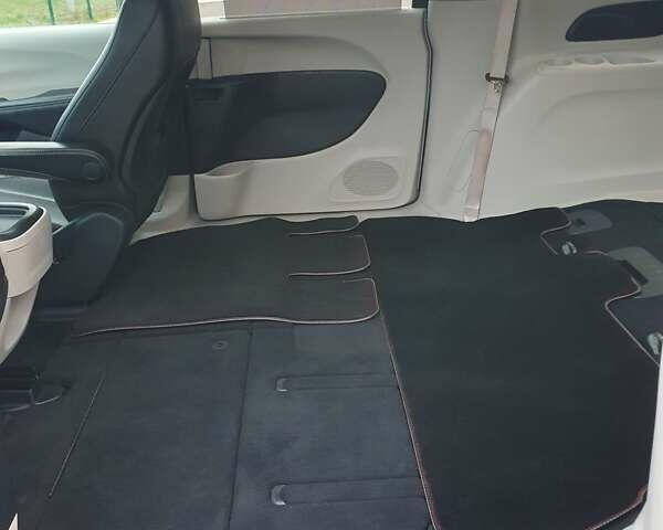 Черный Крайслер Пасифик, объемом двигателя 3.6 л и пробегом 104 тыс. км за 18999 $, фото 44 на Automoto.ua