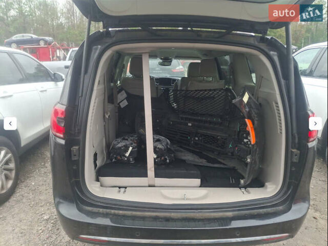 Чорний Крайслер Pacifica, об'ємом двигуна 3.6 л та пробігом 262 тис. км за 14500 $, фото 15 на Automoto.ua