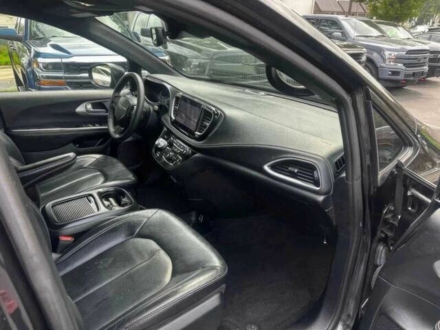 Черный Крайслер Пасифик, объемом двигателя 3.6 л и пробегом 24 тыс. км за 14700 $, фото 7 на Automoto.ua