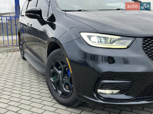 Черный Крайслер Пасифик, объемом двигателя 3.6 л и пробегом 23 тыс. км за 31000 $, фото 1 на Automoto.ua