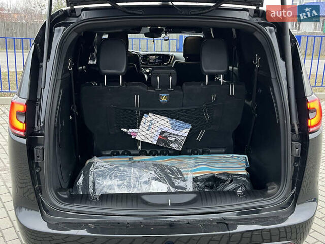 Черный Крайслер Пасифик, объемом двигателя 3.6 л и пробегом 23 тыс. км за 31000 $, фото 22 на Automoto.ua