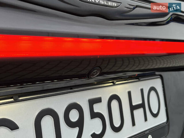 Черный Крайслер Пасифик, объемом двигателя 3.6 л и пробегом 23 тыс. км за 31000 $, фото 27 на Automoto.ua