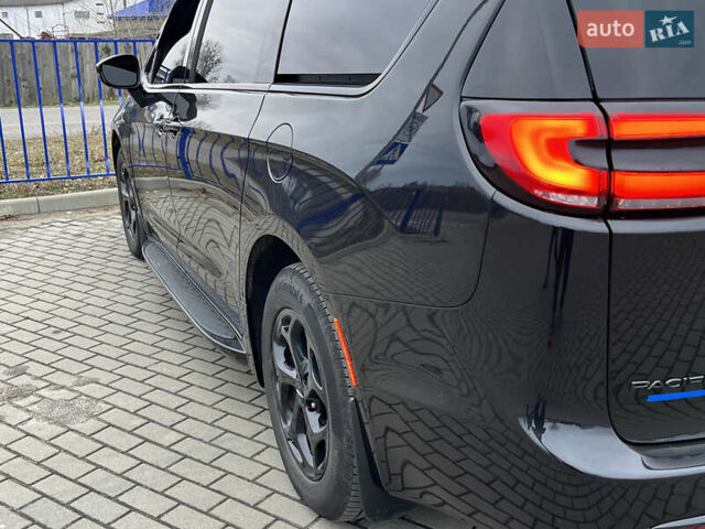 Черный Крайслер Пасифик, объемом двигателя 3.6 л и пробегом 23 тыс. км за 31000 $, фото 8 на Automoto.ua