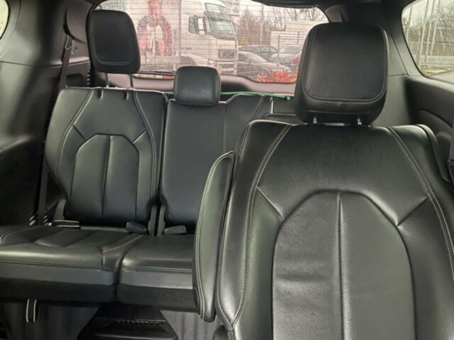 Чорний Крайслер Pacifica, об'ємом двигуна 3.6 л та пробігом 30 тис. км за 31900 $, фото 17 на Automoto.ua
