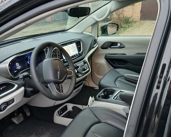 Чорний Крайслер Pacifica, об'ємом двигуна 3.6 л та пробігом 14 тис. км за 42300 $, фото 18 на Automoto.ua