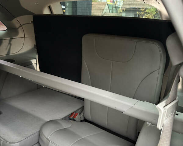 Чорний Крайслер Pacifica, об'ємом двигуна 3.52 л та пробігом 300 тис. км за 6000 $, фото 23 на Automoto.ua