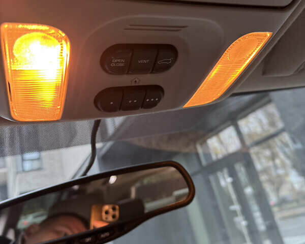 Чорний Крайслер Pacifica, об'ємом двигуна 3.52 л та пробігом 300 тис. км за 6000 $, фото 16 на Automoto.ua