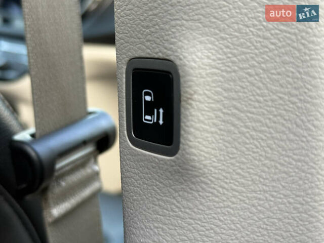 Чорний Крайслер Pacifica, об'ємом двигуна 3.6 л та пробігом 200 тис. км за 21950 $, фото 43 на Automoto.ua