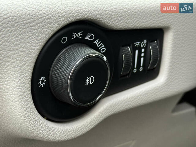 Чорний Крайслер Pacifica, об'ємом двигуна 3.6 л та пробігом 200 тис. км за 21950 $, фото 59 на Automoto.ua