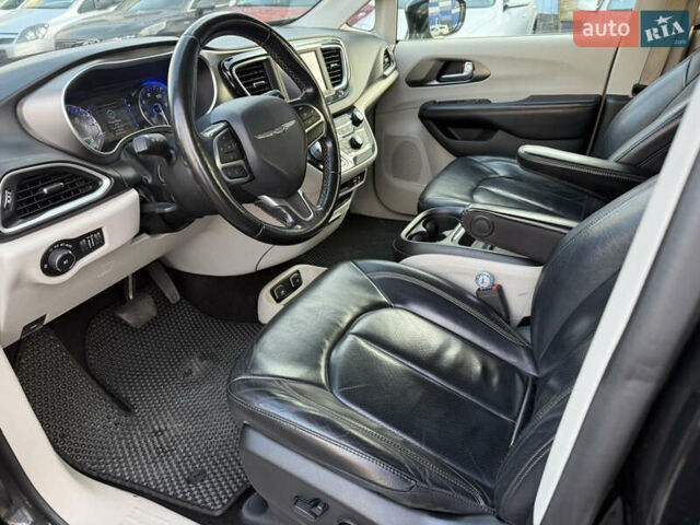 Чорний Крайслер Pacifica, об'ємом двигуна 3.6 л та пробігом 200 тис. км за 21950 $, фото 28 на Automoto.ua