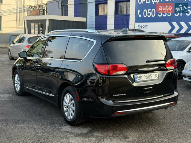 Чорний Крайслер Pacifica, об'ємом двигуна 3.6 л та пробігом 200 тис. км за 21950 $, фото 12 на Automoto.ua