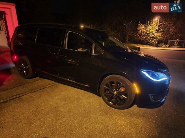 Чорний Крайслер Pacifica, об'ємом двигуна 3.61 л та пробігом 112 тис. км за 25638 $, фото 26 на Automoto.ua
