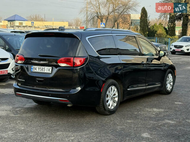 Чорний Крайслер Pacifica, об'ємом двигуна 3.6 л та пробігом 200 тис. км за 21950 $, фото 7 на Automoto.ua