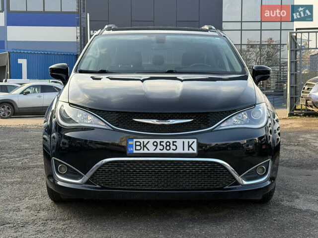 Чорний Крайслер Pacifica, об'ємом двигуна 3.6 л та пробігом 200 тис. км за 21950 $, фото 2 на Automoto.ua