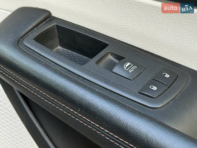 Чорний Крайслер Pacifica, об'ємом двигуна 3.6 л та пробігом 200 тис. км за 21950 $, фото 47 на Automoto.ua