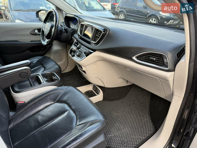 Чорний Крайслер Pacifica, об'ємом двигуна 3.6 л та пробігом 200 тис. км за 21950 $, фото 45 на Automoto.ua