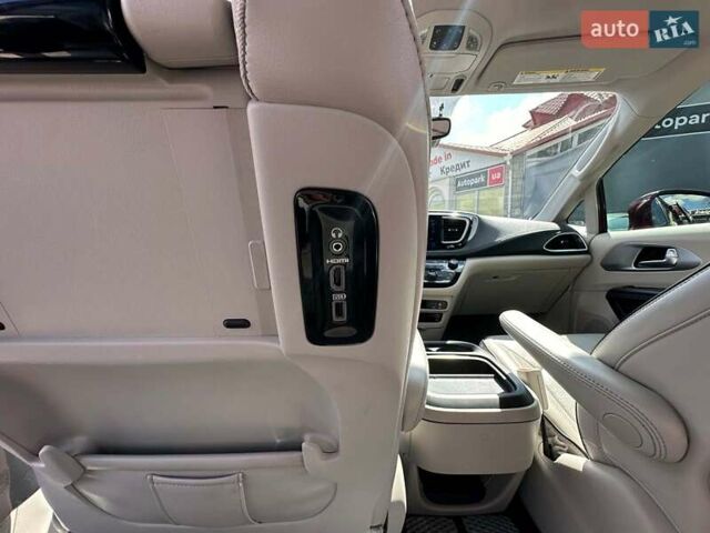 Червоний Крайслер Pacifica, об'ємом двигуна 3.6 л та пробігом 237 тис. км за 24790 $, фото 29 на Automoto.ua