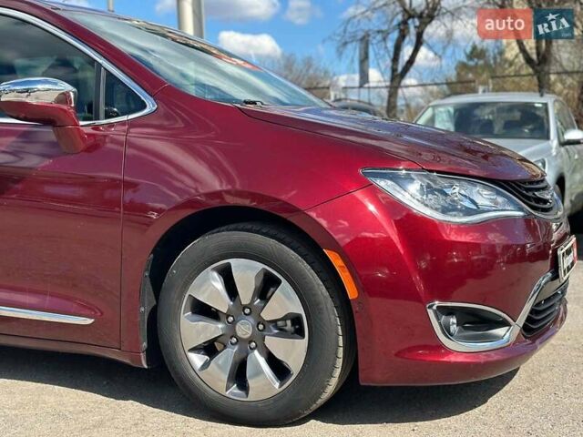 Червоний Крайслер Pacifica, об'ємом двигуна 3.6 л та пробігом 237 тис. км за 24790 $, фото 3 на Automoto.ua