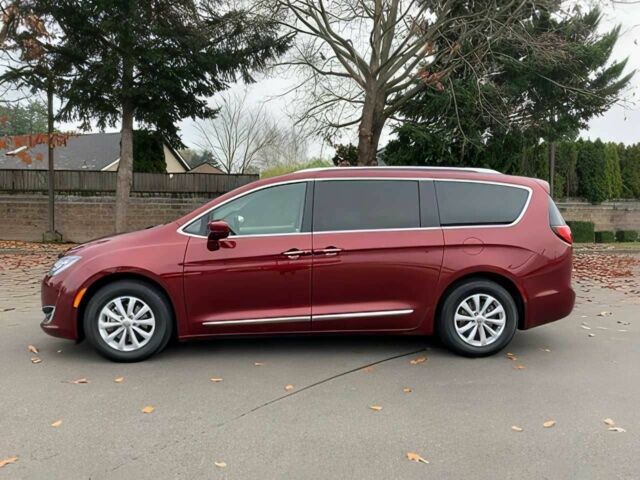 Красный Крайслер Пасифик, объемом двигателя 3.6 л и пробегом 44 тыс. км за 5000 $, фото 2 на Automoto.ua