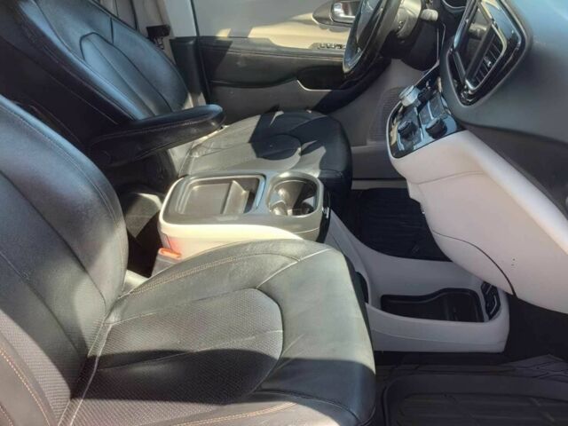 Красный Крайслер Пасифик, объемом двигателя 3.6 л и пробегом 48 тыс. км за 11200 $, фото 8 на Automoto.ua