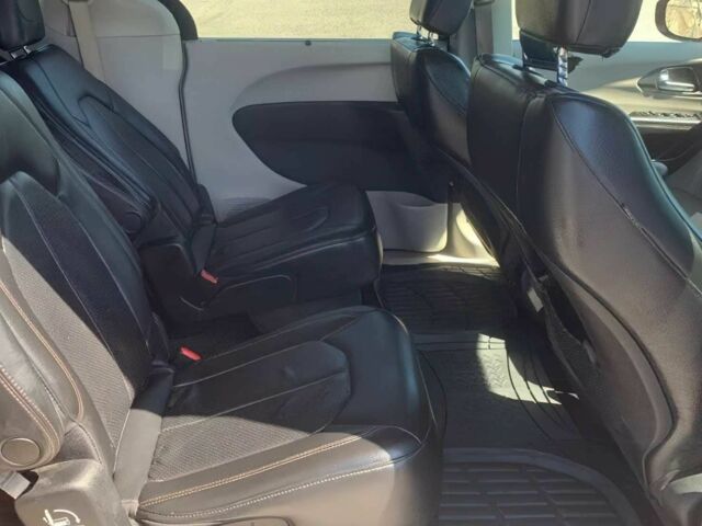 Красный Крайслер Пасифик, объемом двигателя 3.6 л и пробегом 48 тыс. км за 11200 $, фото 10 на Automoto.ua