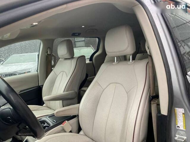 Крайслер Пасифик, объемом двигателя 0 л и пробегом 199 тыс. км за 13400 $, фото 17 на Automoto.ua