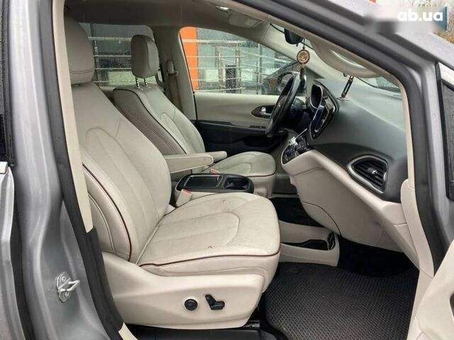 Крайслер Пасифик, объемом двигателя 0 л и пробегом 199 тыс. км за 13400 $, фото 22 на Automoto.ua