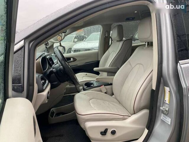 Крайслер Пасифик, объемом двигателя 0 л и пробегом 199 тыс. км за 13400 $, фото 16 на Automoto.ua