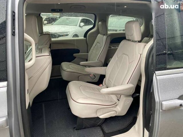 Крайслер Пасифик, объемом двигателя 0 л и пробегом 199 тыс. км за 13400 $, фото 18 на Automoto.ua