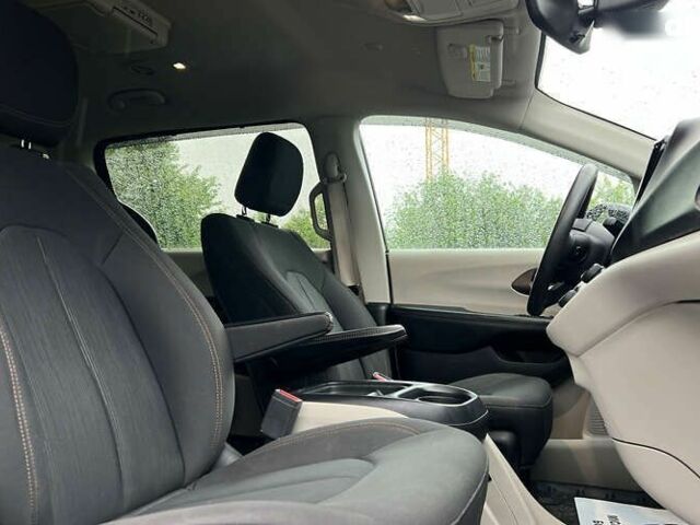 Крайслер Pacifica, об'ємом двигуна 3.6 л та пробігом 106 тис. км за 24400 $, фото 8 на Automoto.ua