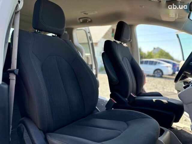 Крайслер Пасифик, объемом двигателя 3.6 л и пробегом 158 тыс. км за 10800 $, фото 7 на Automoto.ua