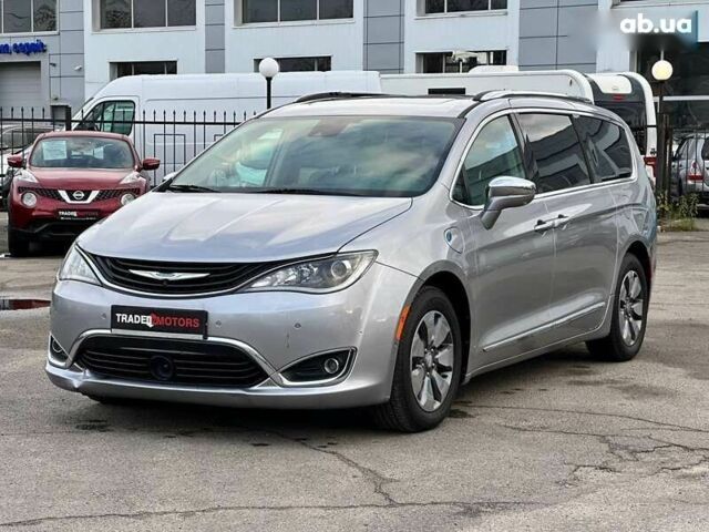 Крайслер Пасифик, объемом двигателя 0 л и пробегом 156 тыс. км за 23490 $, фото 6 на Automoto.ua