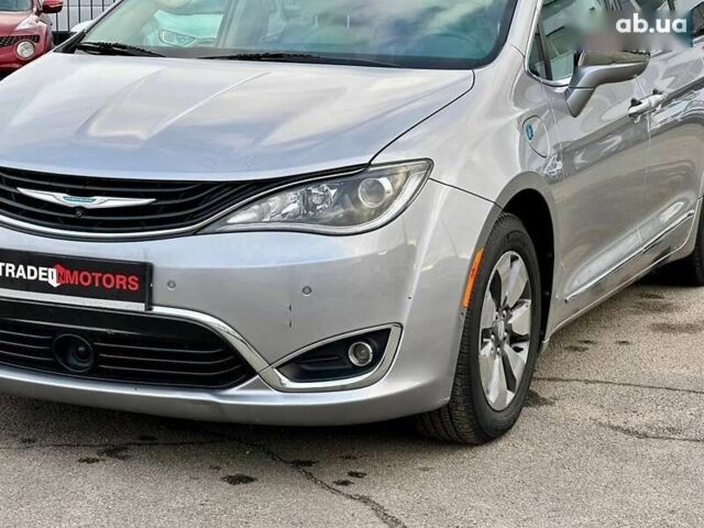 Крайслер Пасифик, объемом двигателя 0 л и пробегом 156 тыс. км за 22990 $, фото 6 на Automoto.ua