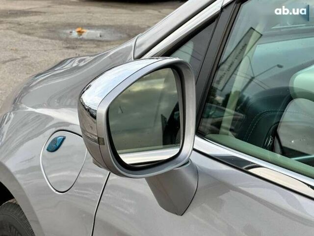 Крайслер Пасифик, объемом двигателя 0 л и пробегом 156 тыс. км за 23490 $, фото 16 на Automoto.ua