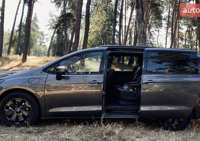 Крайслер Пасифик, объемом двигателя 3.61 л и пробегом 166 тыс. км за 28000 $, фото 11 на Automoto.ua