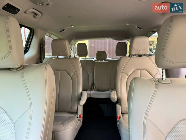 Крайслер Pacifica, об'ємом двигуна 3.6 л та пробігом 180 тис. км за 15300 $, фото 3 на Automoto.ua