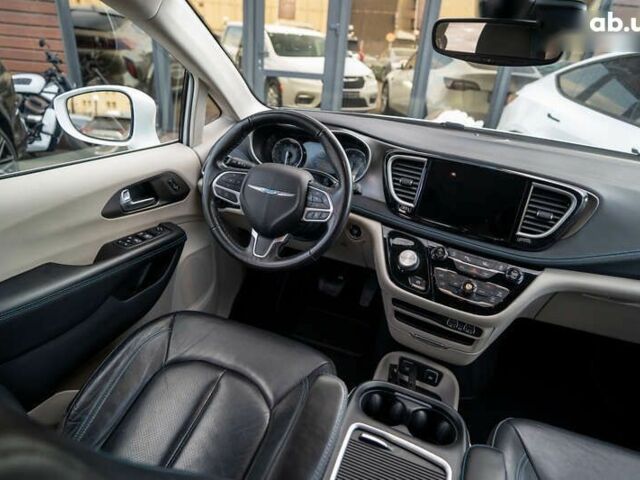 Крайслер Pacifica, об'ємом двигуна 3.6 л та пробігом 135 тис. км за 28000 $, фото 19 на Automoto.ua