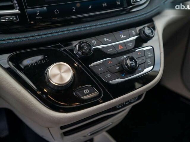 Крайслер Pacifica, об'ємом двигуна 3.6 л та пробігом 135 тис. км за 28000 $, фото 24 на Automoto.ua