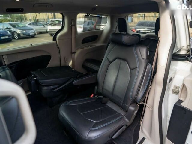 Крайслер Pacifica, об'ємом двигуна 3.6 л та пробігом 135 тис. км за 28000 $, фото 25 на Automoto.ua