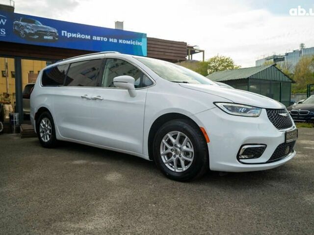 Крайслер Pacifica, об'ємом двигуна 3.6 л та пробігом 135 тис. км за 28000 $, фото 3 на Automoto.ua