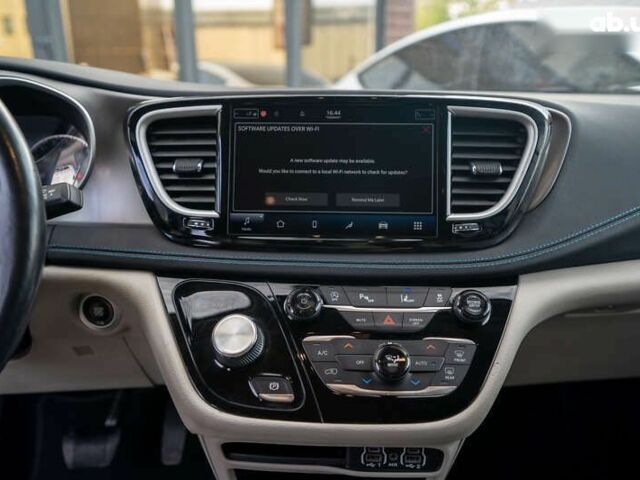 Крайслер Pacifica, об'ємом двигуна 3.6 л та пробігом 135 тис. км за 28000 $, фото 22 на Automoto.ua