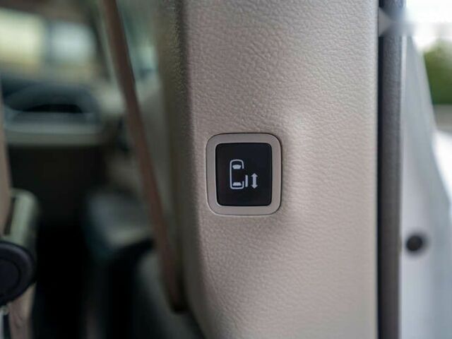 Крайслер Pacifica, об'ємом двигуна 3.6 л та пробігом 135 тис. км за 28000 $, фото 28 на Automoto.ua