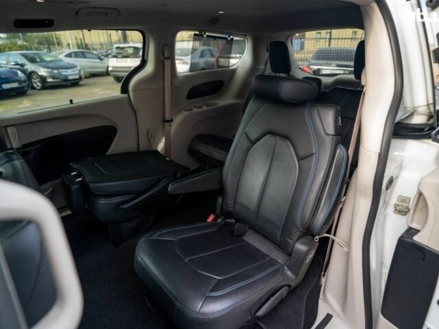 Крайслер Pacifica, об'ємом двигуна 0 л та пробігом 128 тис. км за 36900 $, фото 6 на Automoto.ua