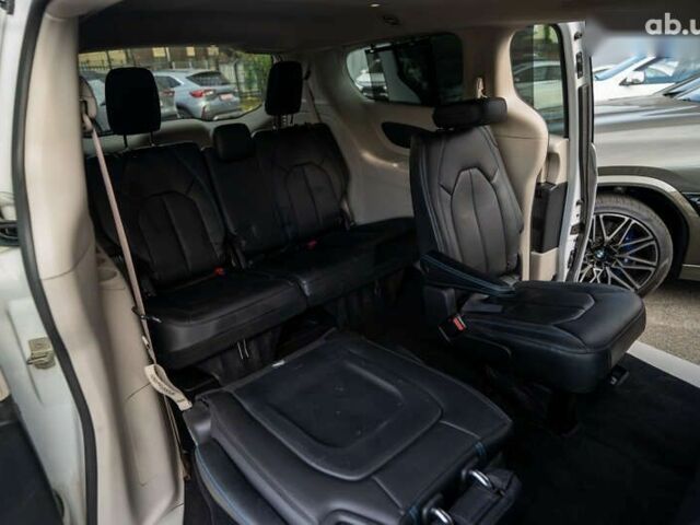 Крайслер Pacifica, об'ємом двигуна 3.6 л та пробігом 135 тис. км за 28000 $, фото 26 на Automoto.ua