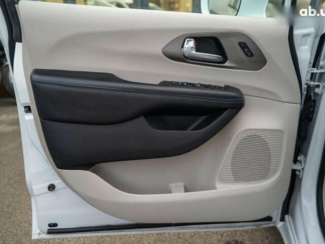 Крайслер Pacifica, об'ємом двигуна 3.6 л та пробігом 135 тис. км за 28000 $, фото 15 на Automoto.ua