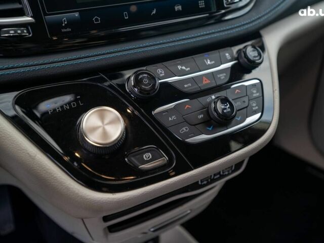 Крайслер Pacifica, об'ємом двигуна 0 л та пробігом 128 тис. км за 36900 $, фото 4 на Automoto.ua