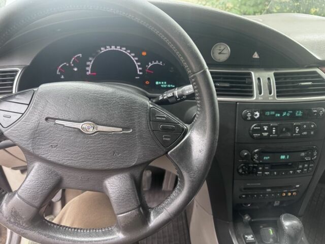 Крайслер Пасифик 2004 в Краматорске на Automoto.ua Серый Крайслер Пасифик, объемом двигателя 3.5 л и пробегом 430 тыс. км за 1500 $, фото 5 на Automoto.ua