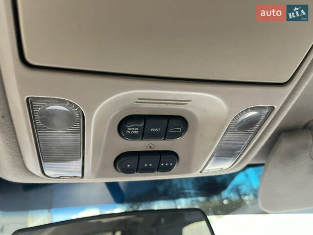 Серый Крайслер Пасифик, объемом двигателя 3.5 л и пробегом 300 тыс. км за 6200 $, фото 19 на Automoto.ua